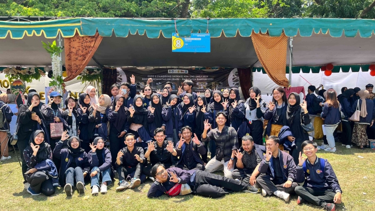 LPPM Adakan Expo & Panggung Inovasi: 300 Mahasiswa KKN Menampilkan Hasil Program Kerja dengan Produk Sabun Scrub dari Ampas Kopi